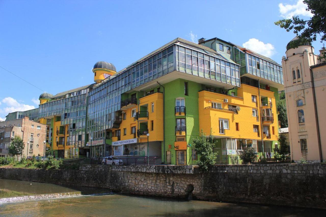 Papagajka Art And Fun Apartment Sarajevo Luaran gambar